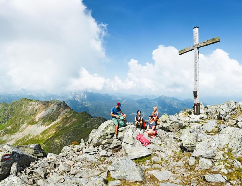 Familie beim Wandern in Obertauern, Salzburger Land © Tourismusverband Obertauern